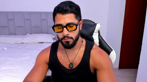 santiago_huntt online show from 04-16-26, 08:53
