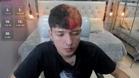 SANTIAGO  online show from 04-25-26, 10:40