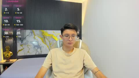 santiago_russo18 online show from 09-23-25, 12:08