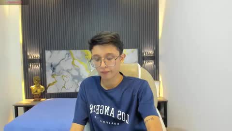 santiago_russo18 online show from 09-28-25, 12:10