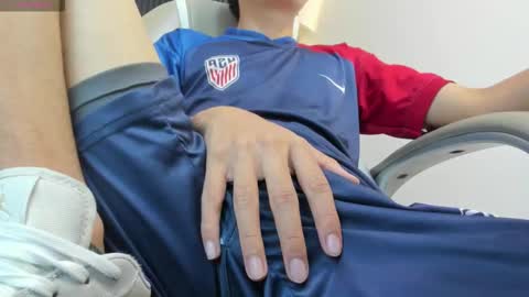 santiago_russo18 online show from 11-05-25, 12:38