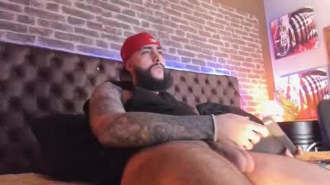 Snapshot of santiagohincapiie chatting on 03-09-26, 09:08 Santiago Hincapiie online show from 03-09-26, 09:08