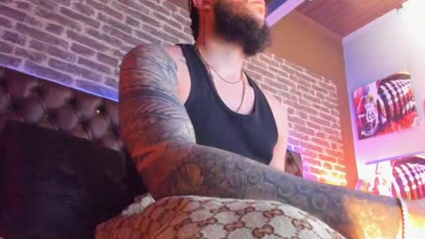 Snapshot of santiagohincapiie chatting on 03-12-26, 08:59 Santiago Hincapiie online show from 03-12-26, 08:59