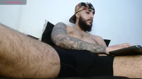 Santiago Hincapiie online show from 04-17-26, 01:30