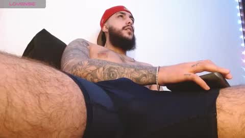 Santiago Hincapiie online show from 04-29-26, 01:10