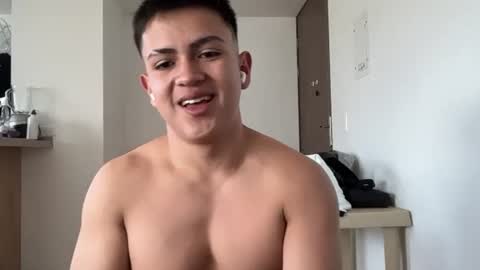 santiagomg_ online show from 07-15-26, 09:09
