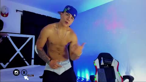 Santi Reyes online show from 02-13-25, 02:45