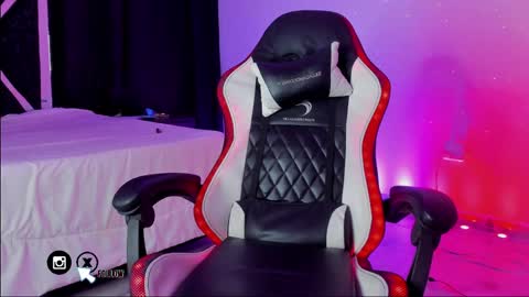 Santi Reyes online show from 02-14-25, 04:47