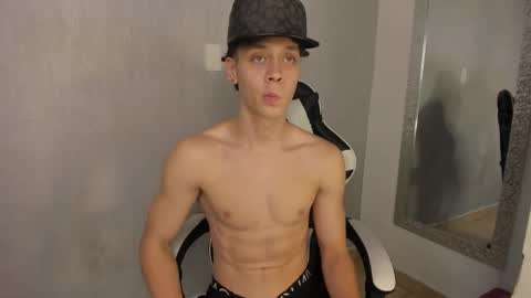 Julius Novachrono  online show from 10-15-25, 07:36