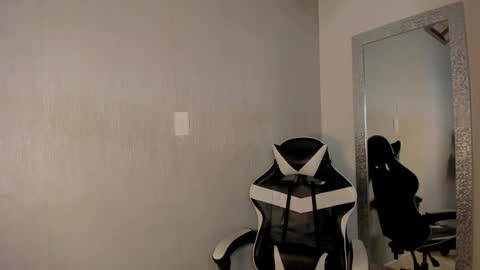 Julius Novachrono  online show from 11-06-25, 07:59