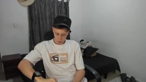 Julius Novachrono  online show from 04-10-26, 12:38