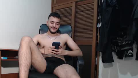 Snapshot of santiexxx chatting on 10-19-25, 03:07 santiexxx online show from 10-19-25, 03:07