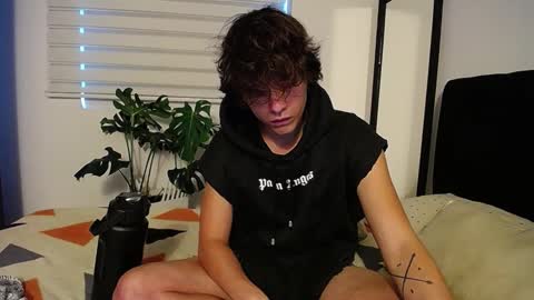 Santii online show from 12-18-24, 10:35