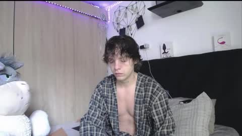 Santii online show from 04-23-26, 01:46