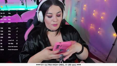 Liah Santos online show from 12-13-24, 04:05