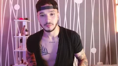 Snapshot of santti_torres chatting on 02-19-25, 02:55 Santy Torres online show from 02-19-25, 02:55