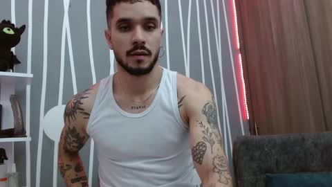 Snapshot of santti_torres chatting on 09-24-25, 02:59 Santy Torres online show from 09-24-25, 02:59