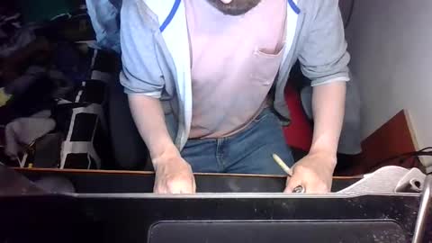 Snapshot of santuronvargas chatting on 11-30-25, 07:56 santuronvargas online show from 11-30-25, 07:56