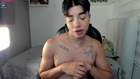 Mr. Santiago online show from 11-20-25, 01:33