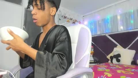 santy online show from 11-11-25, 04:34