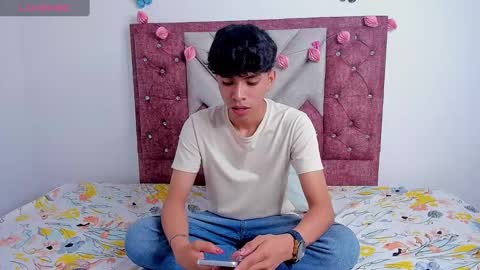 Santiago Carrington online show from 03-11-25, 10:09