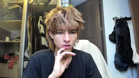 Snapshot of santy_kitty chatting on 02-14-25, 05:41 kitty online show from 02-14-25, 05:41