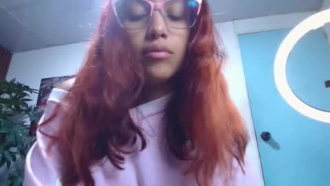 Snapshot of saphiire_ chatting on 02-06-26, 01:36 saphi online show from 02-06-26, 01:36