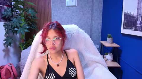 Snapshot of saphiire_ chatting on 02-20-26, 11:54 saphi online show from 02-20-26, 11:54