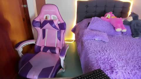 saphira online show from 02-21-25, 07:10