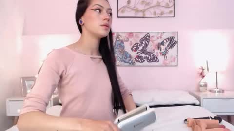 Sara online show from 11-24-25, 08:19