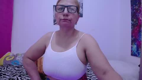 Snapshot of sara211 chatting on 12-11-24, 12:55 sara online show from 12-11-24, 12:55