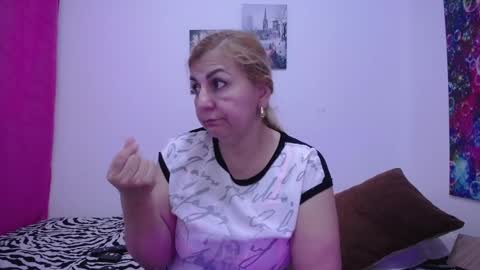 Snapshot of sara211 chatting on 12-16-24, 03:22 sara online show from 12-16-24, 03:22