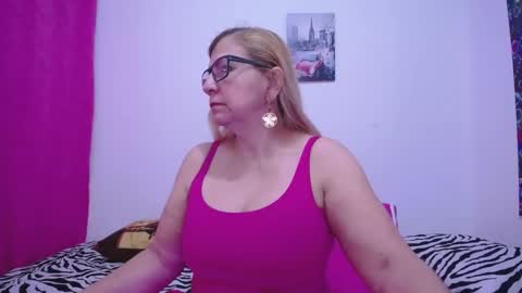 Snapshot of sara211 chatting on 12-30-24, 12:54 sara online show from 12-30-24, 12:54