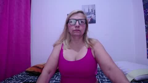 Snapshot of sara211 chatting on 02-01-25, 12:58 sara online show from 02-01-25, 12:58