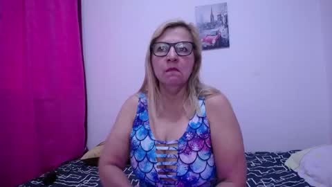 Snapshot of sara211 chatting on 02-24-25, 04:04 sara online show from 02-24-25, 04:04