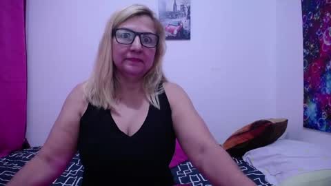 Snapshot of sara211 chatting on 02-24-25, 09:41 sara online show from 02-24-25, 09:41