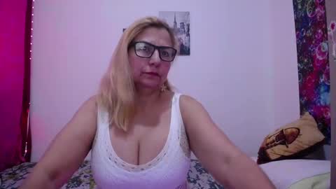 Snapshot of sara211 chatting on 03-02-25, 05:36 sara online show from 03-02-25, 05:36