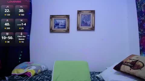 Snapshot of sara211 chatting on 10-05-25, 09:13 sara online show from 10-05-25, 09:13