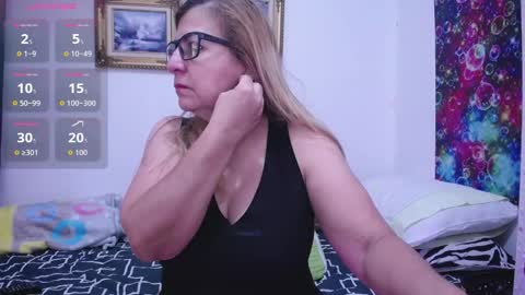 Snapshot of sara211 chatting on 11-13-25, 11:53 sara online show from 11-13-25, 11:53