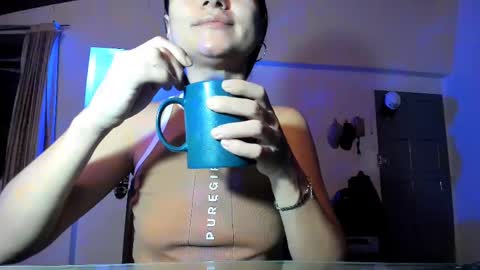 Snapshot of sara_221 chatting on 01-14-25, 02:19 Sara online show from 01-14-25, 02:19