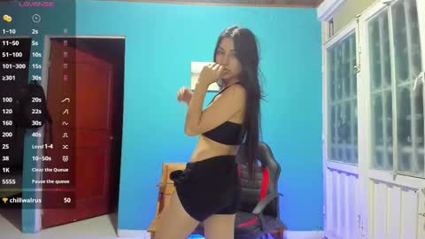 Snapshot of sara_221 chatting on 10-27-25, 01:31 Sara online show from 10-27-25, 01:31