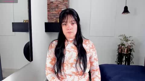 Snapshot of sara__michell chatting on 10-20-25, 12:05    online show from 10-20-25, 12:05