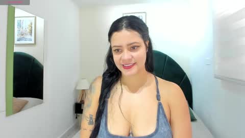 Snapshot of sara__michell chatting on 04-29-26, 12:09 online show from 04-29-26, 12:09