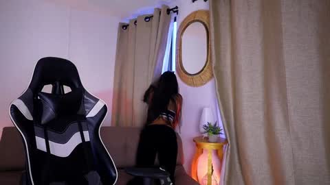 Snapshot of sara_albrecht chatting on 12-14-24, 12:44 Sara  online show from 12-14-24, 12:44