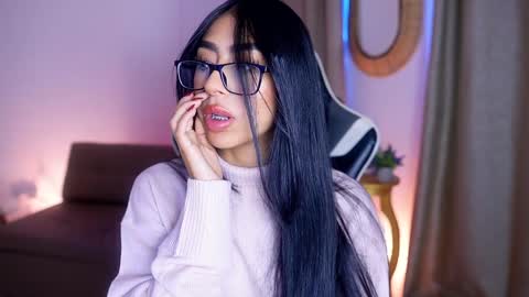 Snapshot of sara_albrecht chatting on 12-20-24, 01:00 Sara  online show from 12-20-24, 01:00