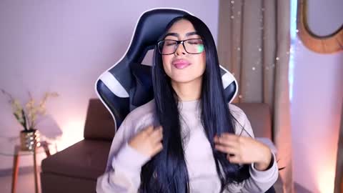 Snapshot of sara_albrecht chatting on 12-27-24, 12:34 Sara  online show from 12-27-24, 12:34