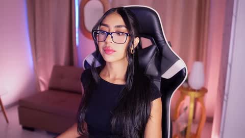 Snapshot of sara_albrecht chatting on 01-15-25, 12:47 Sara  online show from 01-15-25, 12:47