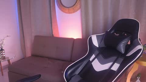 Snapshot of sara_albrecht chatting on 01-17-25, 03:43 Sara  online show from 01-17-25, 03:43