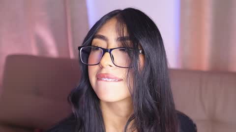 Snapshot of sara_albrecht chatting on 01-28-25, 04:08 Sara  online show from 01-28-25, 04:08