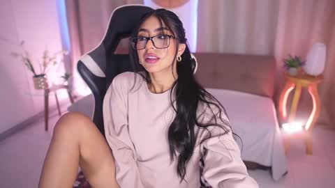 Snapshot of sara_albrecht chatting on 02-03-25, 06:07 Sara  online show from 02-03-25, 06:07